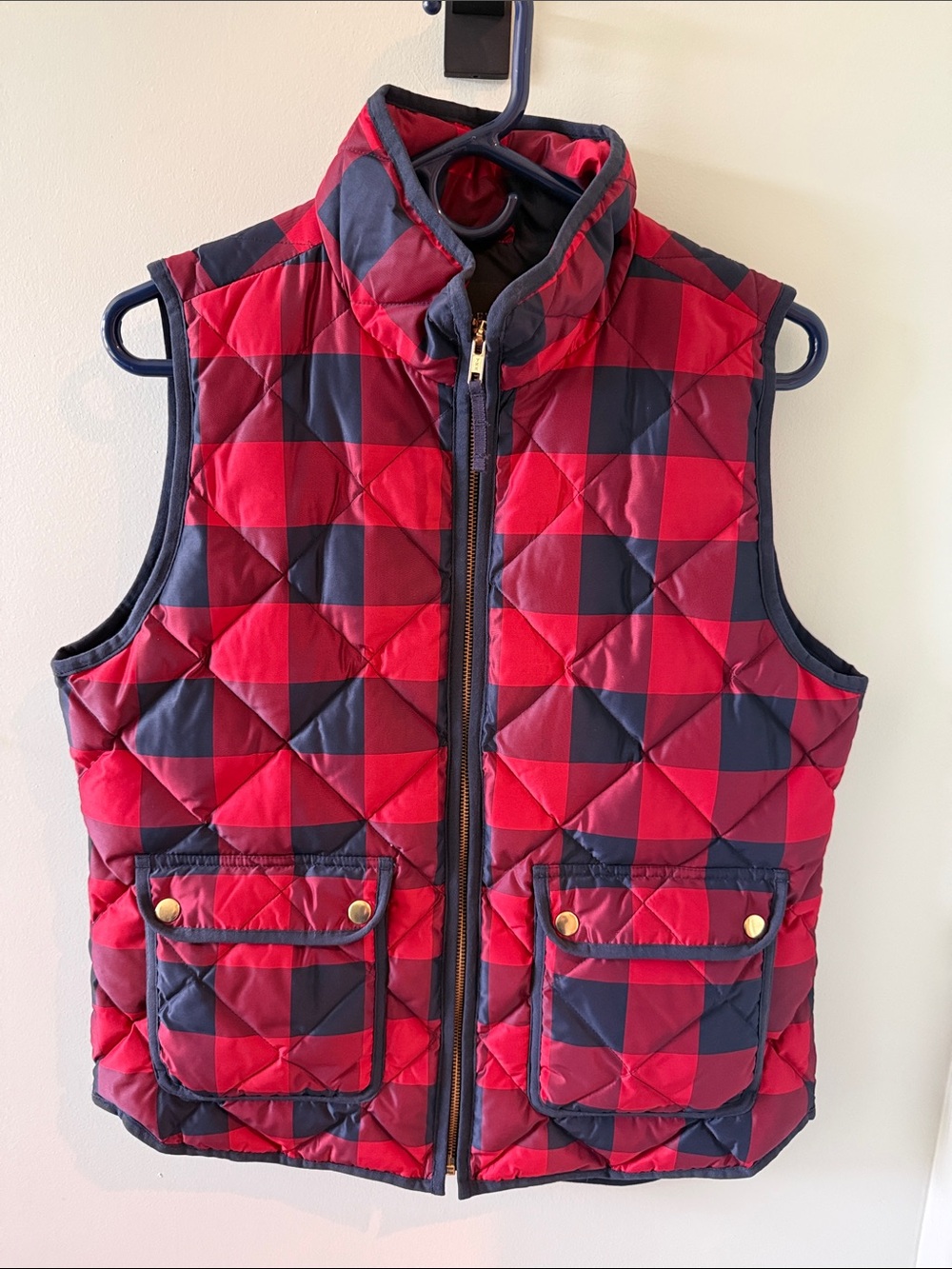 J. Crew Women’s M Red & Navy Plaid Quilted Vest NWOT